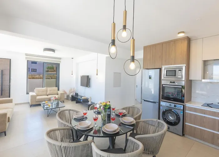 Trinity Vila Paralimni